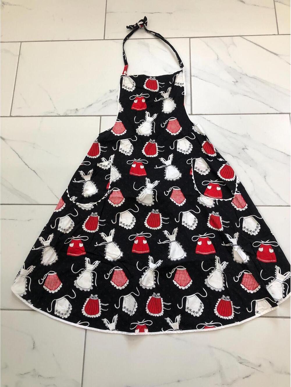 Handmade Kitchen Apron:‎ Apron Print